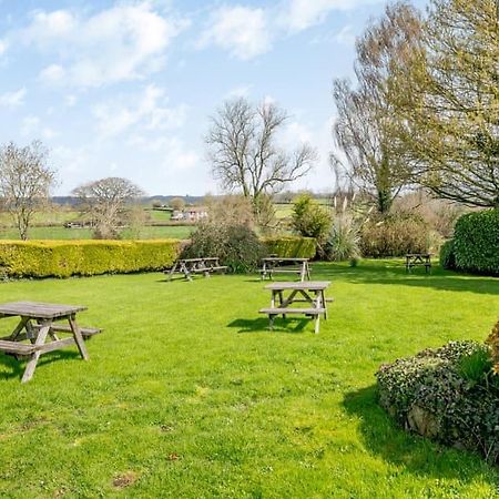 The Burcott Inn Cottages Wells Buitenkant foto